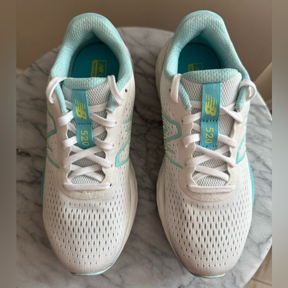 New Balance Women’s 520v8 Running Shoes Size 6 W520MW8 White Blue Athletic Shoes - Picture 4 of 8